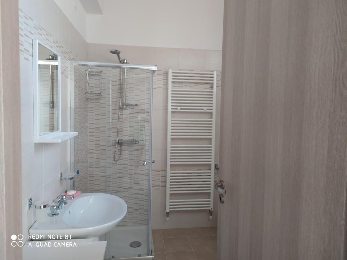 Al Cinema Apartman Scerni Kültér fotó